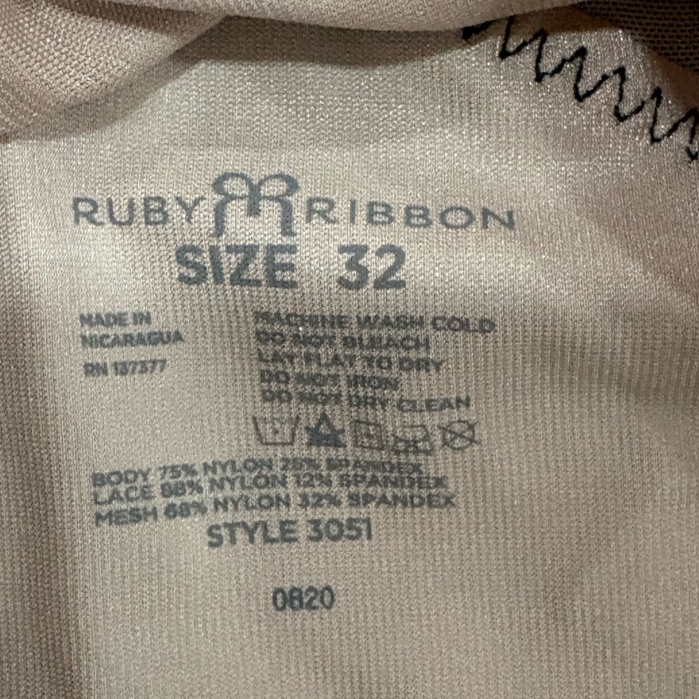 Ruby Ribbon Pin-up Racerback Demi Bra Size 32 - Picture 3 of 3